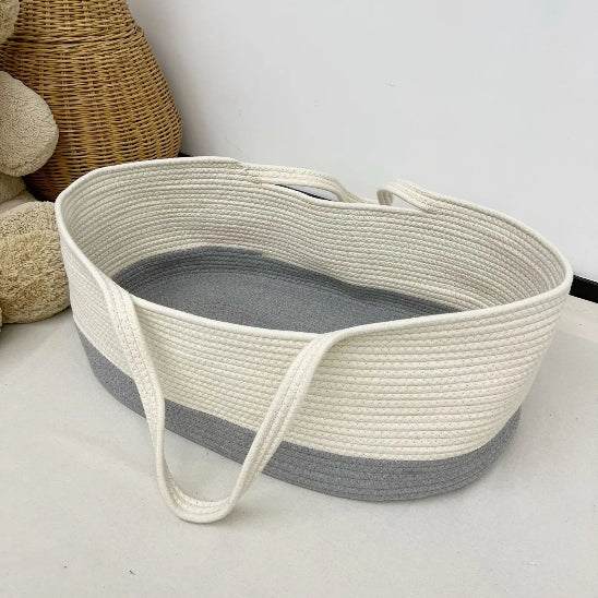 couffin bebe blanc gris embellit la piece