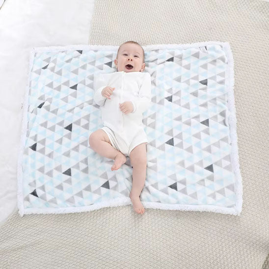 couverture bebe literie pour mettre bébé dessus