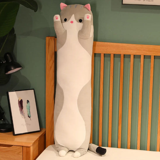 Peluche chat gris utile comme couffin pour sommeil agréable