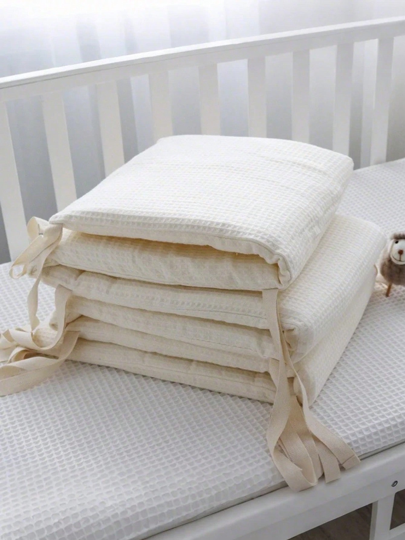 tour de lit bebe tissu doux confortable au toucher