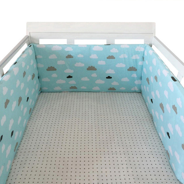 tour de lit respirant nuage transporte bebe dans autre univers