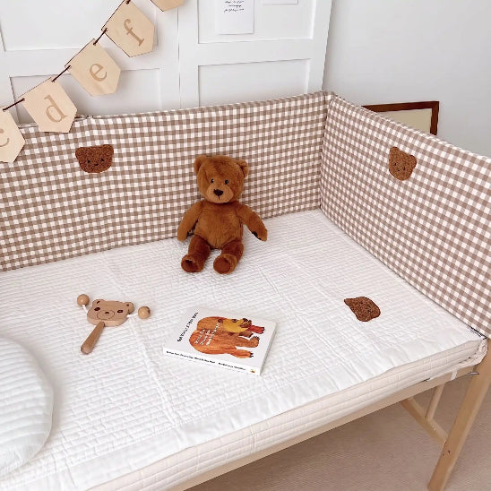 3 coussins pour tour de lit marron motif ourson