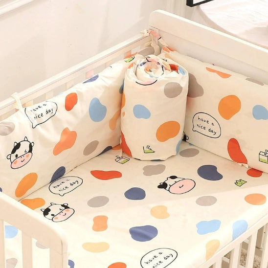 Contour lit bebe motif animalier avec sourire joyeux