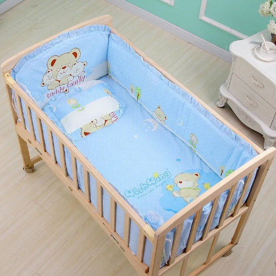 Contour lit de bebe nid douillet avec des jolis plis et des ours