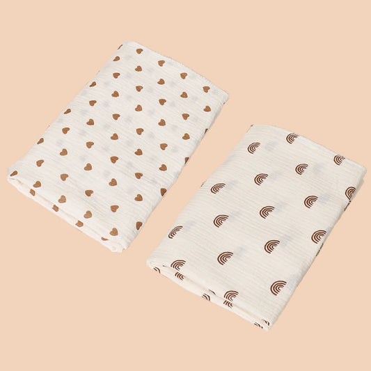 Couverture emmaillotage arc-en-ciel-coeur embellit la couverture