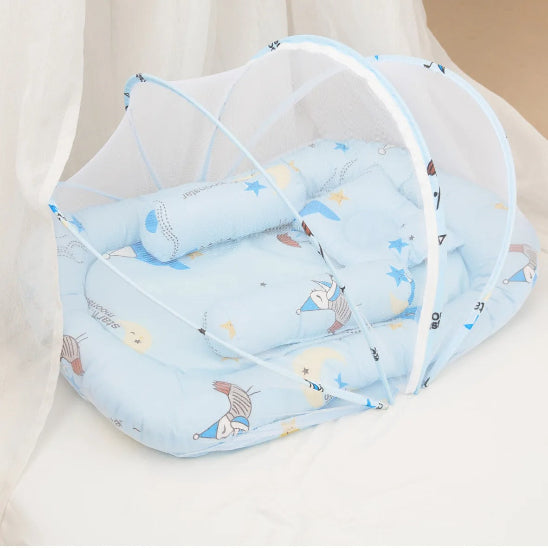 Lit pour bebe en toile bleu motif mignon avec matelas