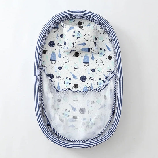 Lit pour bebe en toile gris couchage rayure bleue