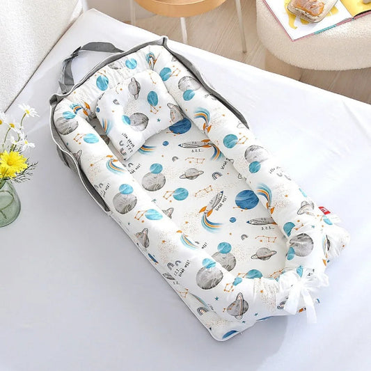 Reducteur de lit cododo blanc cassé motif spatial