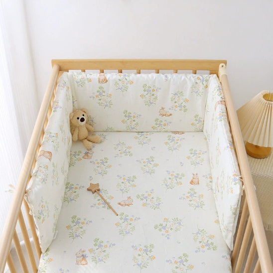 Tour de lit bébé garçon rembourrage épais pour protection optimale contre barreaux.