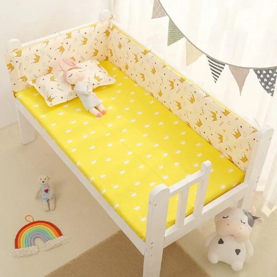 Tour de lit coussin 280 cm blanche motif couronne