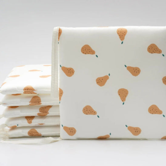 Tour de lit coussin blanc motif pois