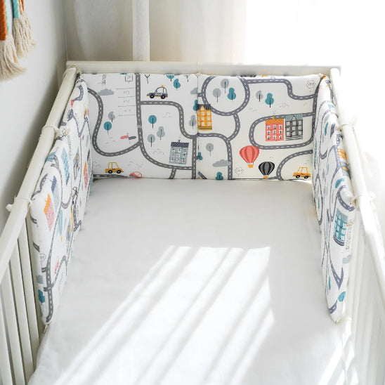 Tour de lit coussin blanc motif routière