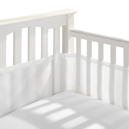 Tour de lit transparent blanc pour meilleure visibilité de bébé