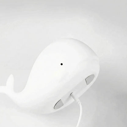 Veilleuse baleine rechargeable grâce à son port USB